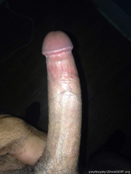 Absolutely a gorgeous mouth watering cock you have here Your