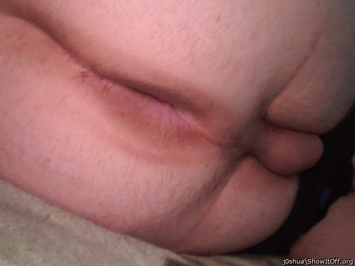 Mmmmm... I want to lick and suck your pink asshole!!