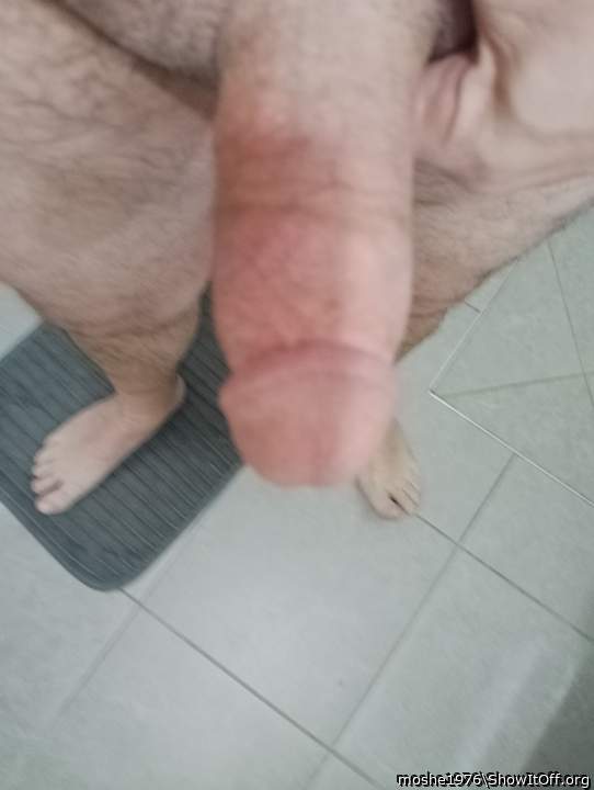 Thats a beautiful cock. Perfect science shaped and thicknes