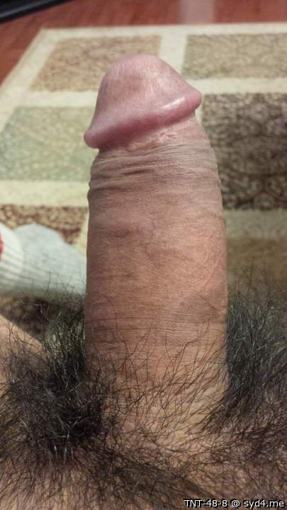 Mmm, pretty dick, your pubes are so sexy hot!