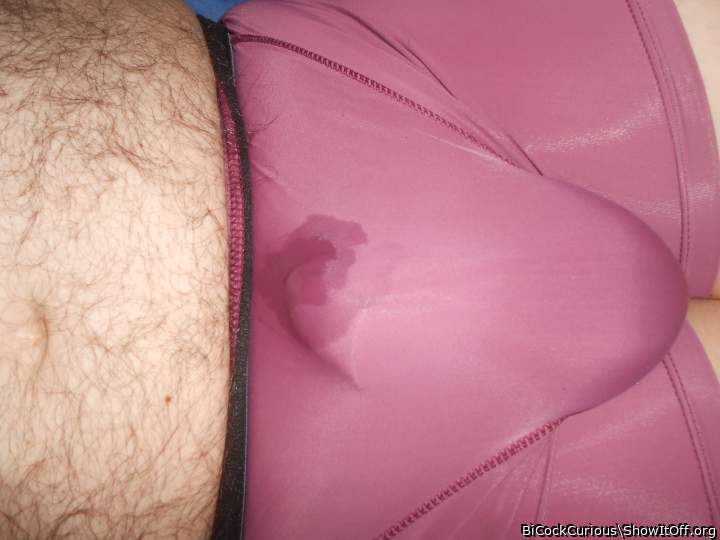 See my wet bulge ! I am getting real HORNY !