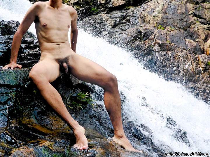 When I nude with water in nature~