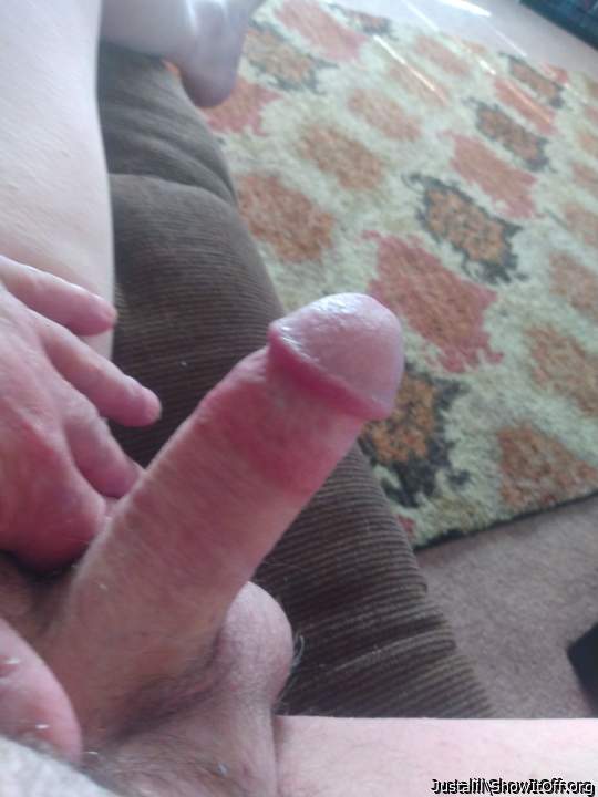 Love to stroke that gorgeous dick 