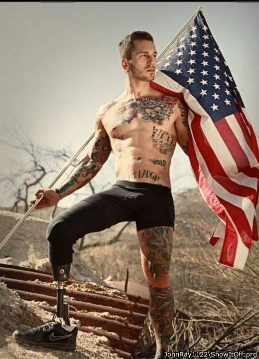 U. S. combat veteran turned photography model Alex Minsky.