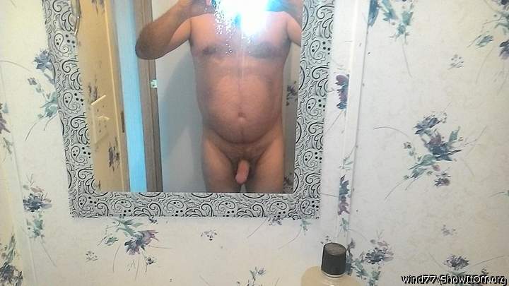 Hot naked body and such a nice thick dick.    
