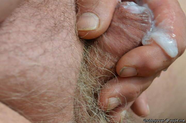 who likes to suck my cummy dick ?