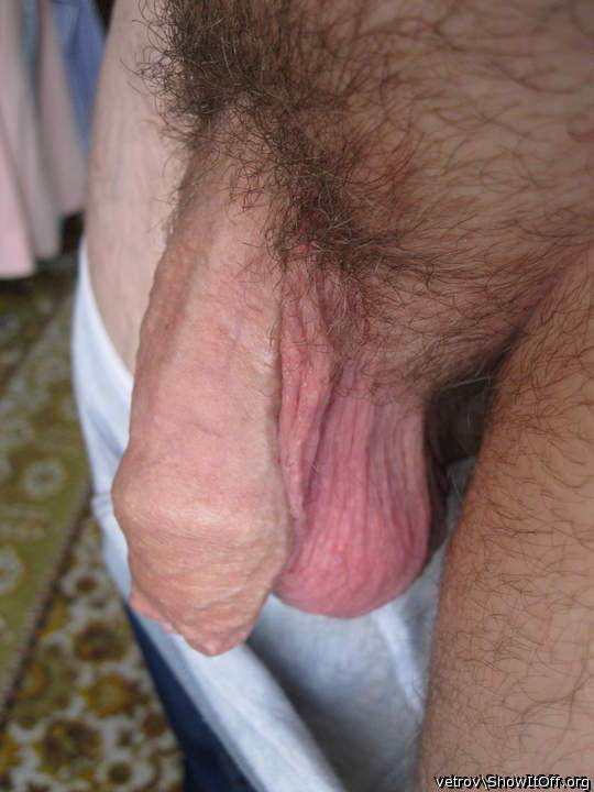  Nice long foreskin !    