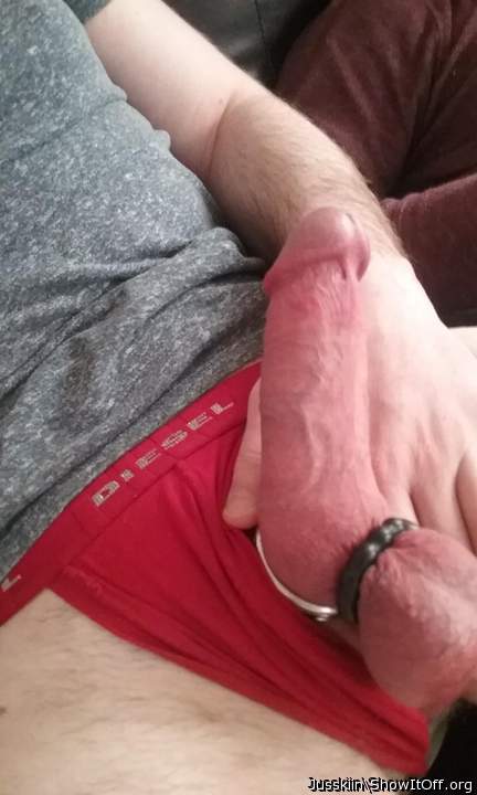 I would love to suck your big nutz this way^^
