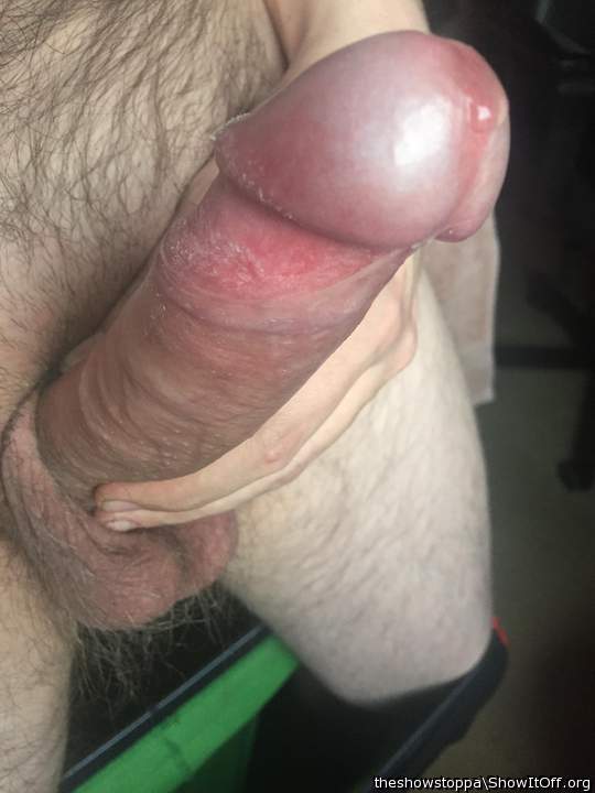 Wud luv to lick that drop of man juice from ur sexy cum slit
