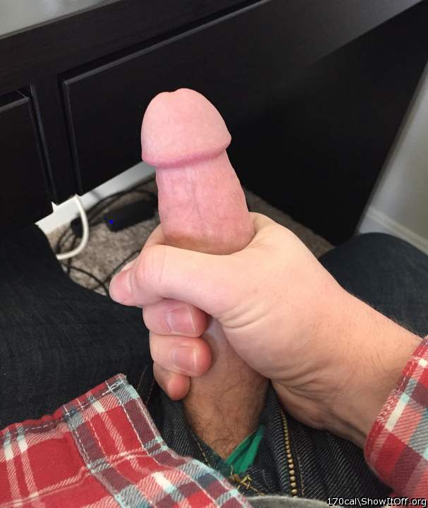 Anyone wanna come over and make me cum??