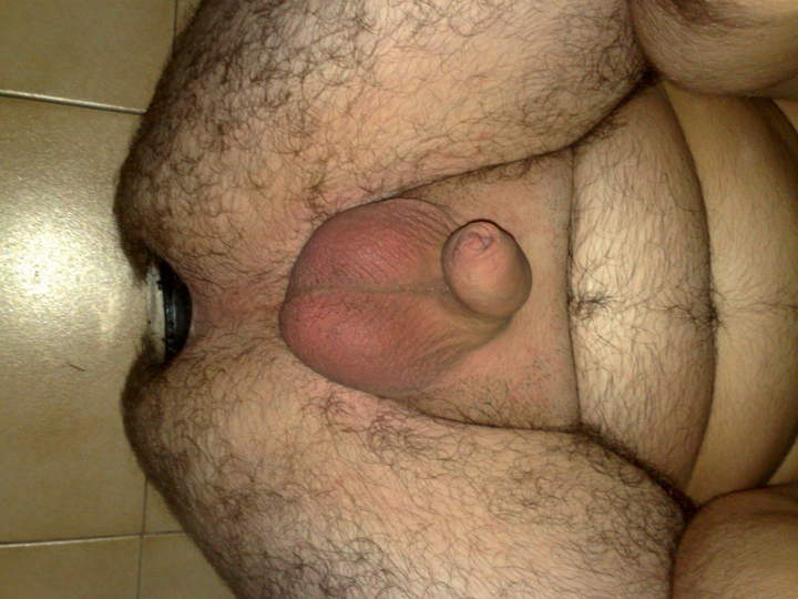 Mmmmm, d love to lick and suck your balls, then your cock wh