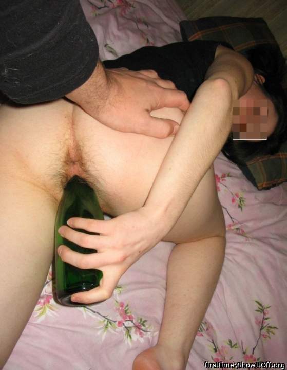 I do like to see a girl pleasure herself with a bottle.