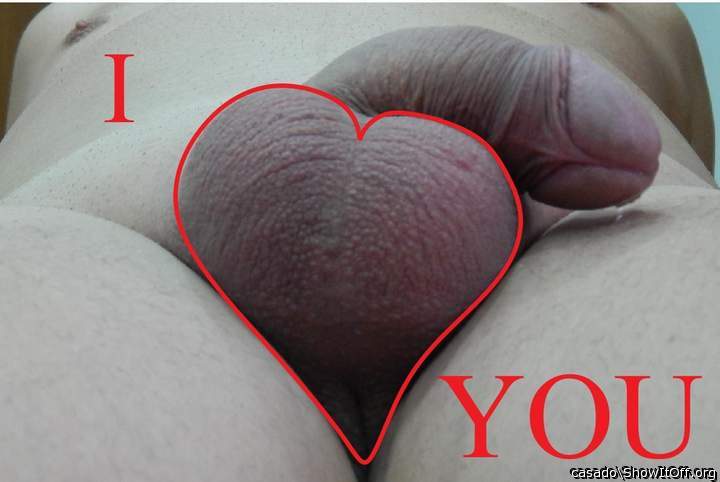 A lovely picture of a lovely cock and balls.  DELICIOUS!!!!!