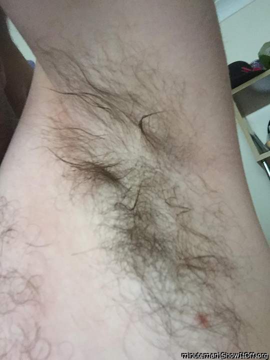 Wet, sweaty armpit!!