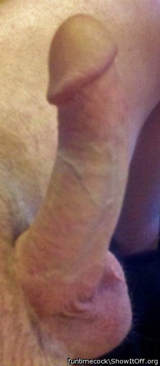  I'd love to play with that hot cock  