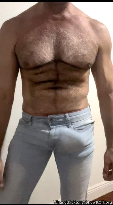 Love the bulge!!!!!!!!!  