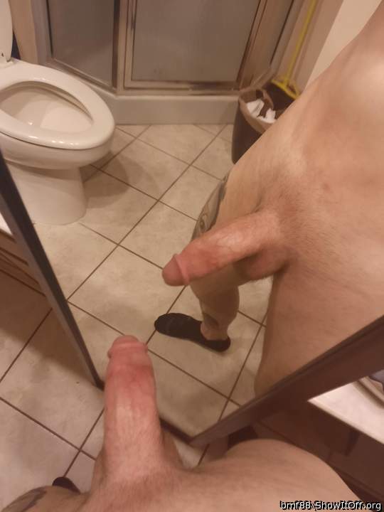 Mmmmmmm very nice Mirror picture