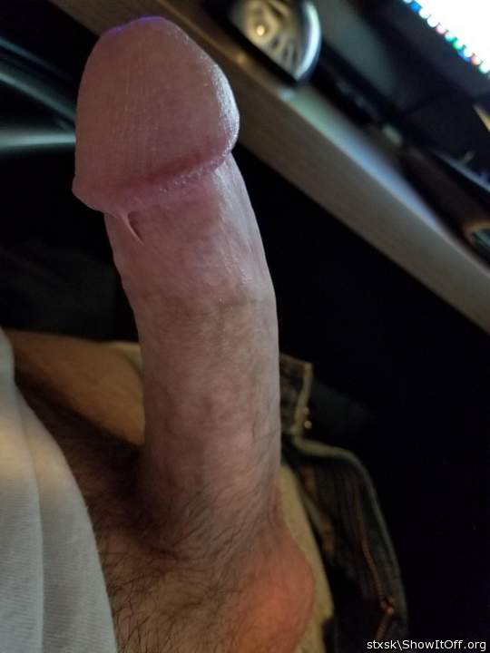 I'd love to worship, suck a load from your hot thick cock 