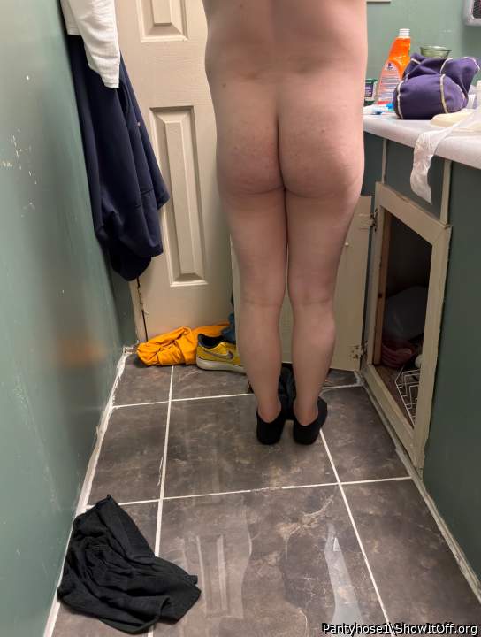 Photo of Man's Ass from Pantyhose1