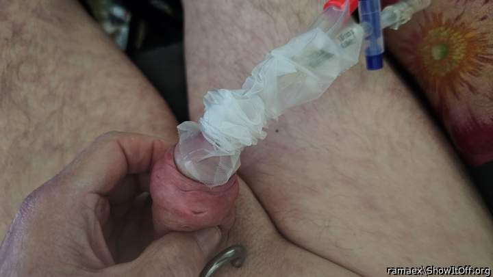 inserting Catheter