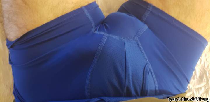 Wow, thats an excellent bulge ladies just think about the p