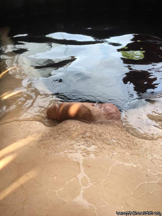 Interesting pic, so sexy!