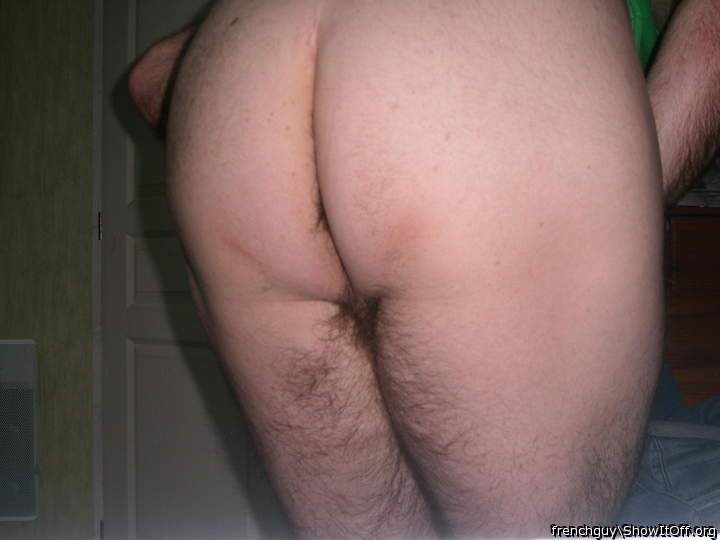 Nice ass.  Like the hair