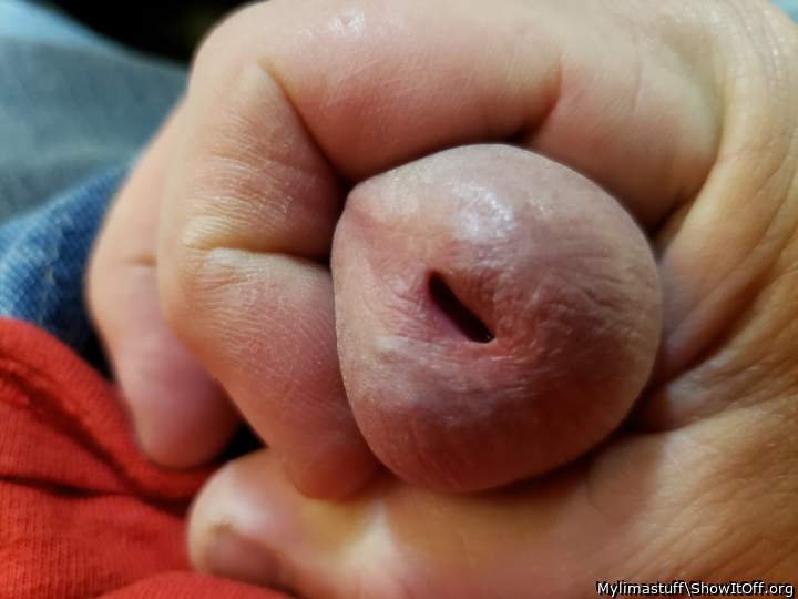 Man!  Wanna tongue that big slit!