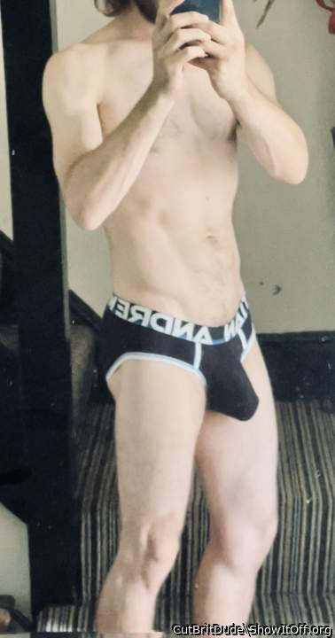 your muscles and bulge look so good here 