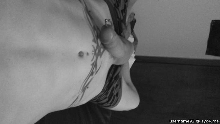Photo of a middle leg from BigDickTwink