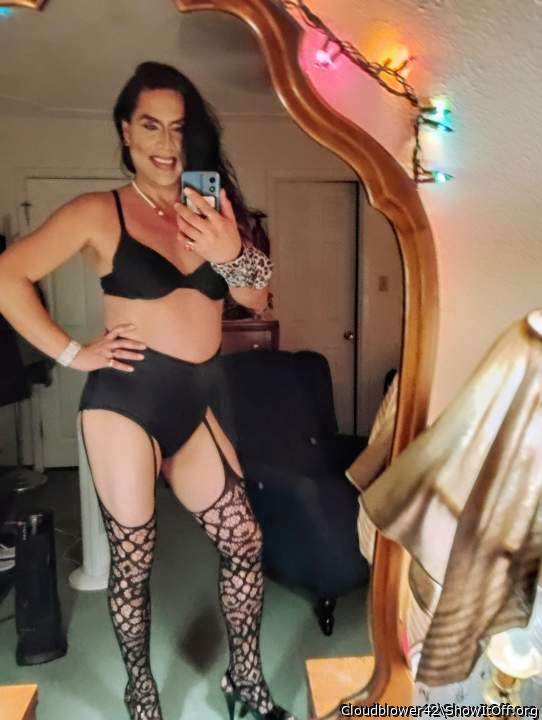 Absolutely stunning. Gorgeous lingerie &#128420; Fabulous bo