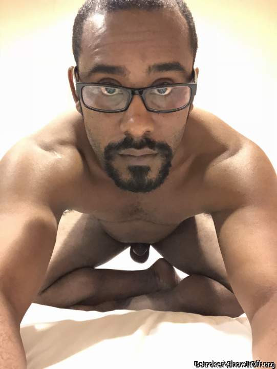 Youre a very hot sexy guy who Id love to kiss the face off