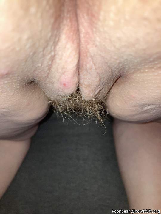 I want to lick your pretty pussy so had    