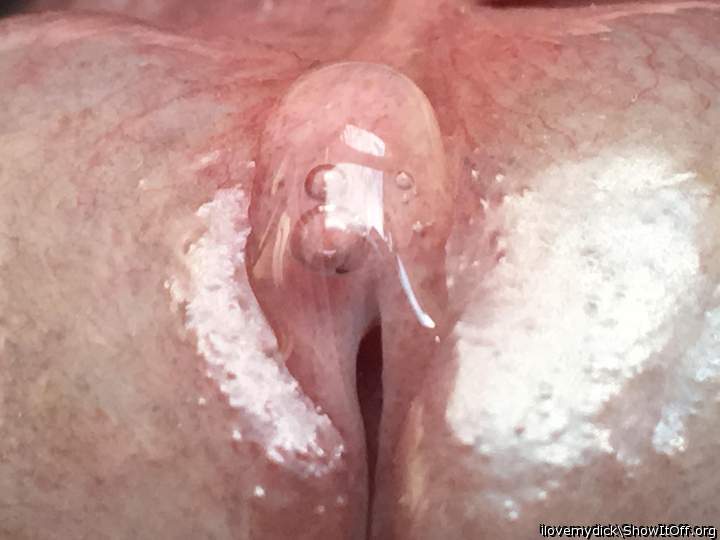Splendid pre-cum oozing cockhead slit!