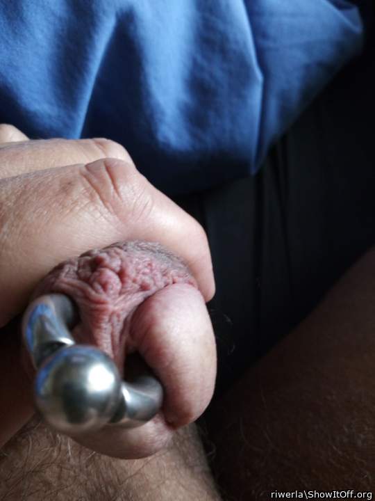 Il y a encore de la place pour coincer une langue