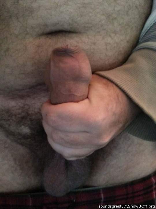 Erect, skin forward, from below.