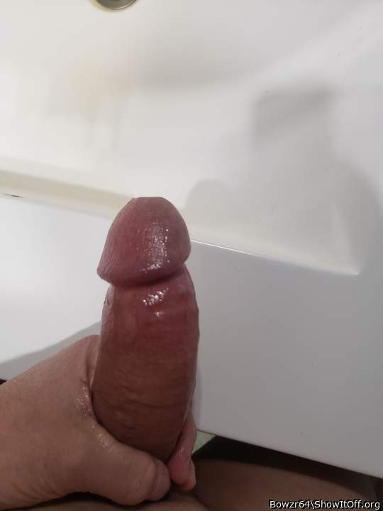 Big hard cock. Gorgeous mushroom knob. Fred ne
