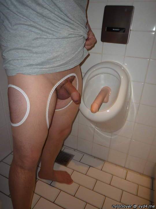 Adult image from nylonlover