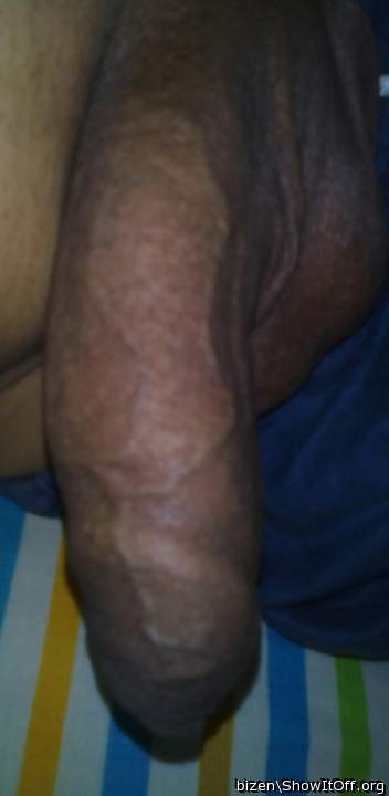 BEAUTIFUL UNCUT DICK CLOSE-UP   
