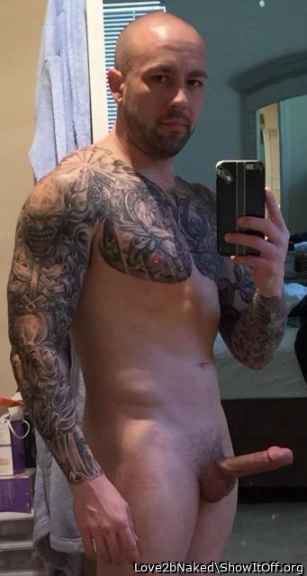 Naked guy selfie