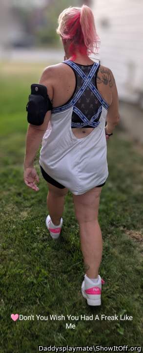 Photo of a middle leg from Daddysplaymate