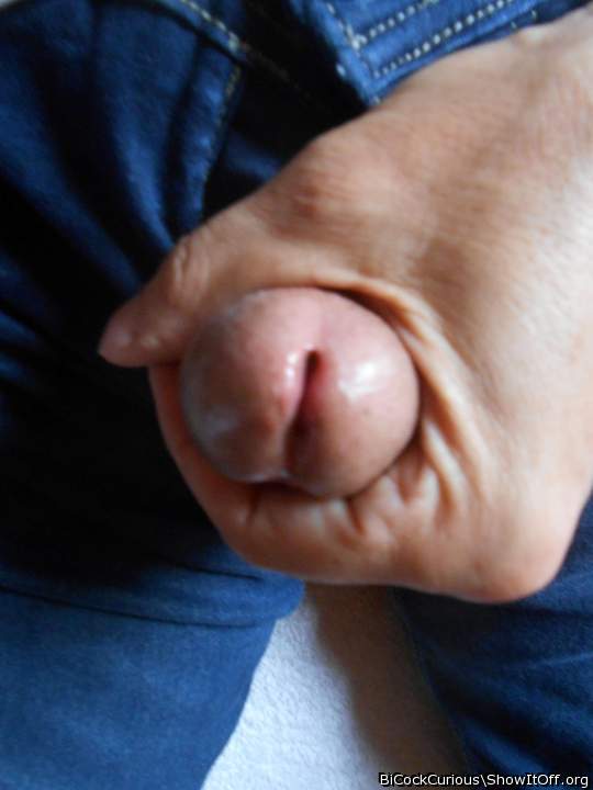 Jeans Series. Got HORNY on this site. Had to wank 005