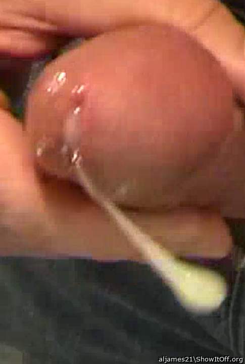 Great control of your cock and your camera with that thick s