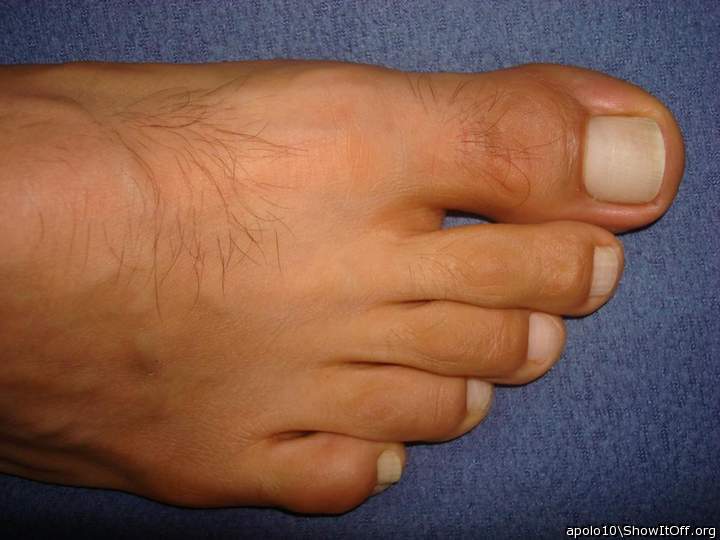 I want to suck on your toes while you butt fuck me