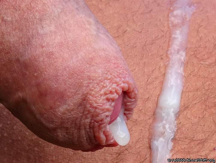 beautiful close up. hot cum