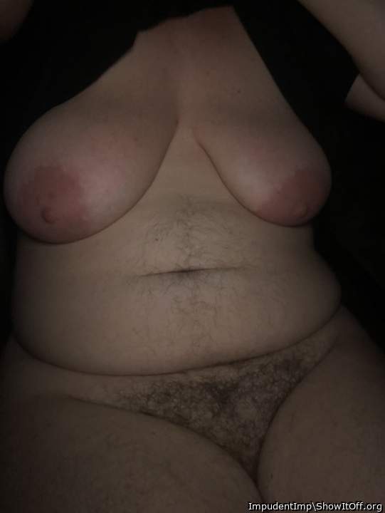 You have the mot beautiful sexy body. I just love how hairy 