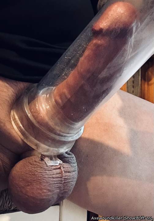 Wow, hes magnificent great pumpkin rot ladies check him out