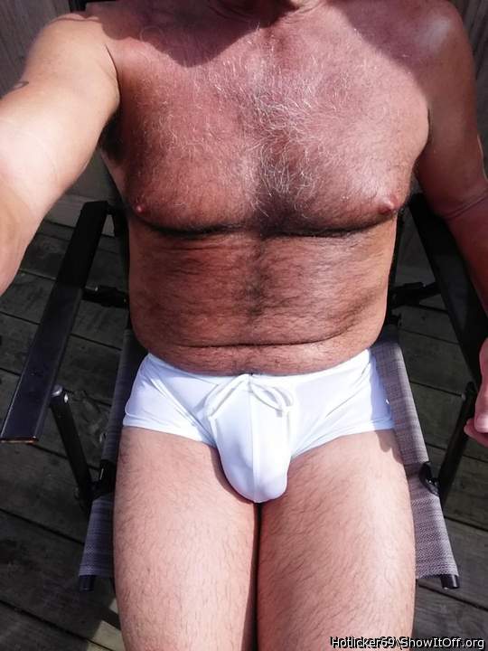 lvoe how i can see your cock, head and ballsac so perfectly 