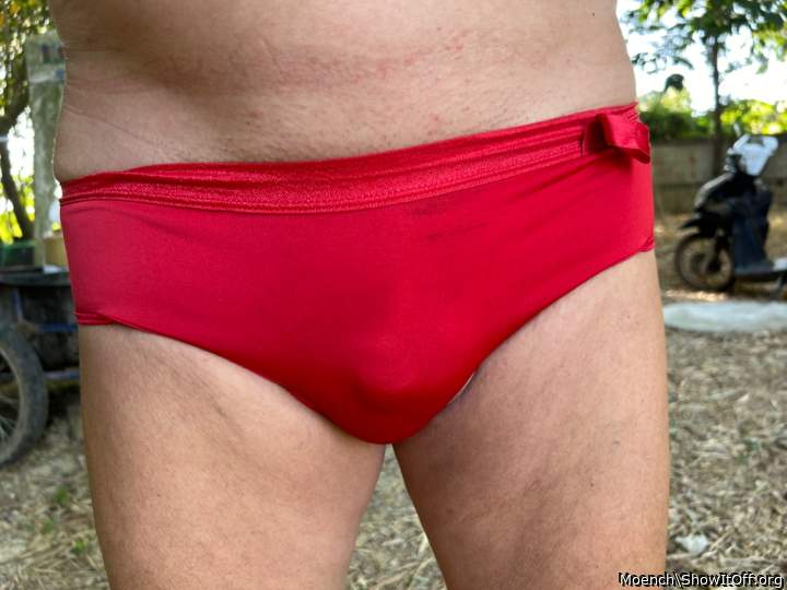 Is just a simple pantie but love it specially that color 