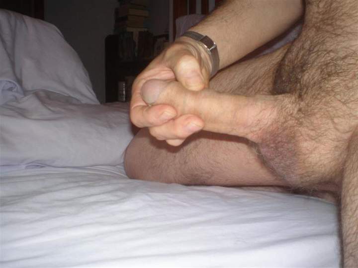 You have a good dick; so nice to see your photos.
